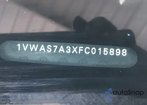 2015 Volkswagen Passat 1.8T Wolfsburg Edition z USA, uszkodzony, nr VIN 1VWAS7A3XFC015898